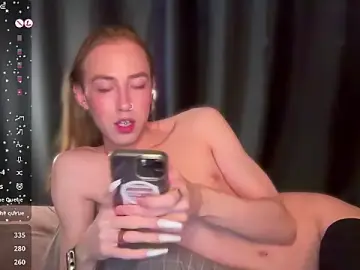 Stripchat Sex Cam of Avril_Pearly_