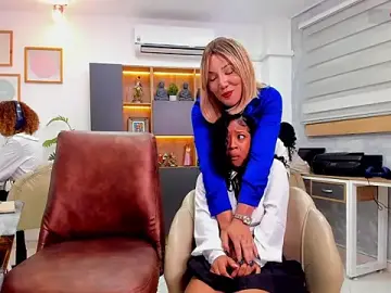 Stripchat Watch Live Sex Cams of Franshesca_HotxxX