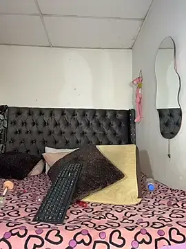 Stripchat Watch Live Sex Cams of saragill323