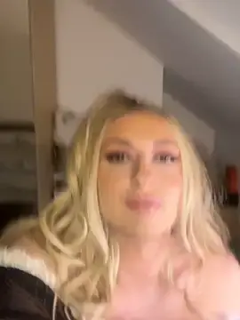 Stripchat Free Live Porn of littlebambi26