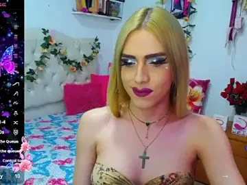 Stripchat Live Sex Cam of golden_girl01