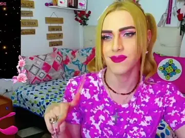 Stripchat Live Sex Cam of golden_girl01