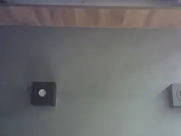 Stripchat Watch Live Sex Cams of SkinnyKitten