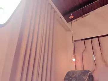 Stripchat Sex Cam of ari_monet