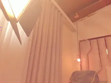 Stripchat Best Webcam of ari_monet