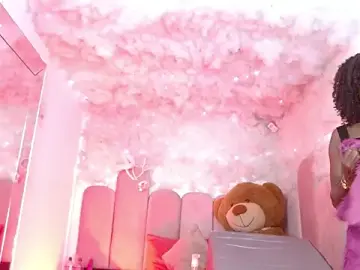 Stripchat Live Sex Cam of puca_ebony