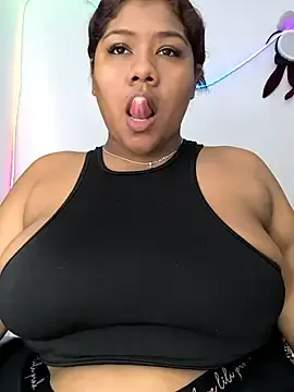 Stripchat Free Porn Cam of paola091