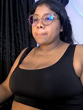 Stripchat Nude Webcam of paola091