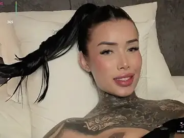 Stripchat Sex Cam of belllbonniie