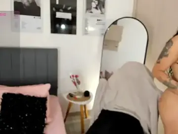 Stripchat Adult Video Chat of hollyprincess_2