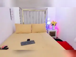 Xlovecam Live Sex of MichelleDenise