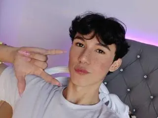 Xlovecam Free Live Porn of JosiahRicci