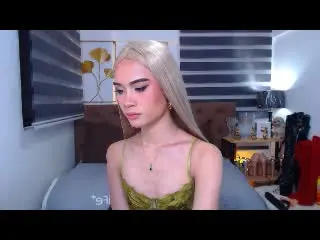 Xlovecam Free Live Porn of JuicyCockAlyson