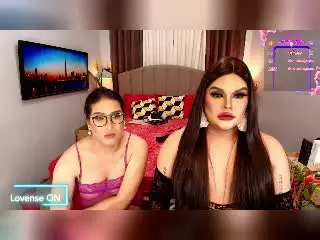 Xlovecam Live Sex Cam of InsatiableQueensX