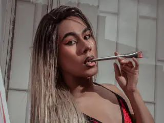 Xlovecam Adult Webcams of ScarlettHotSweet