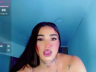 Xlovecam Live Porn of KattyCock