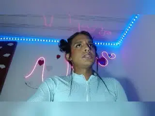 Xlovecam Best Webcam of IdiiaLatina