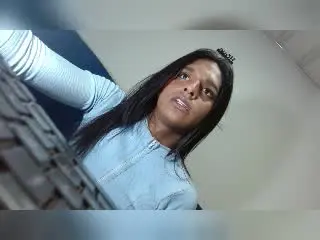 Xlovecam Free Porn Cam of IdiiaLatina