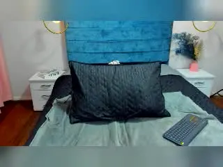 Xlovecam Free Porn Cam of NoemiSky