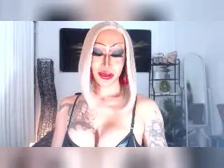 Xlovecam Adult Webcam of QueenOfMajestique